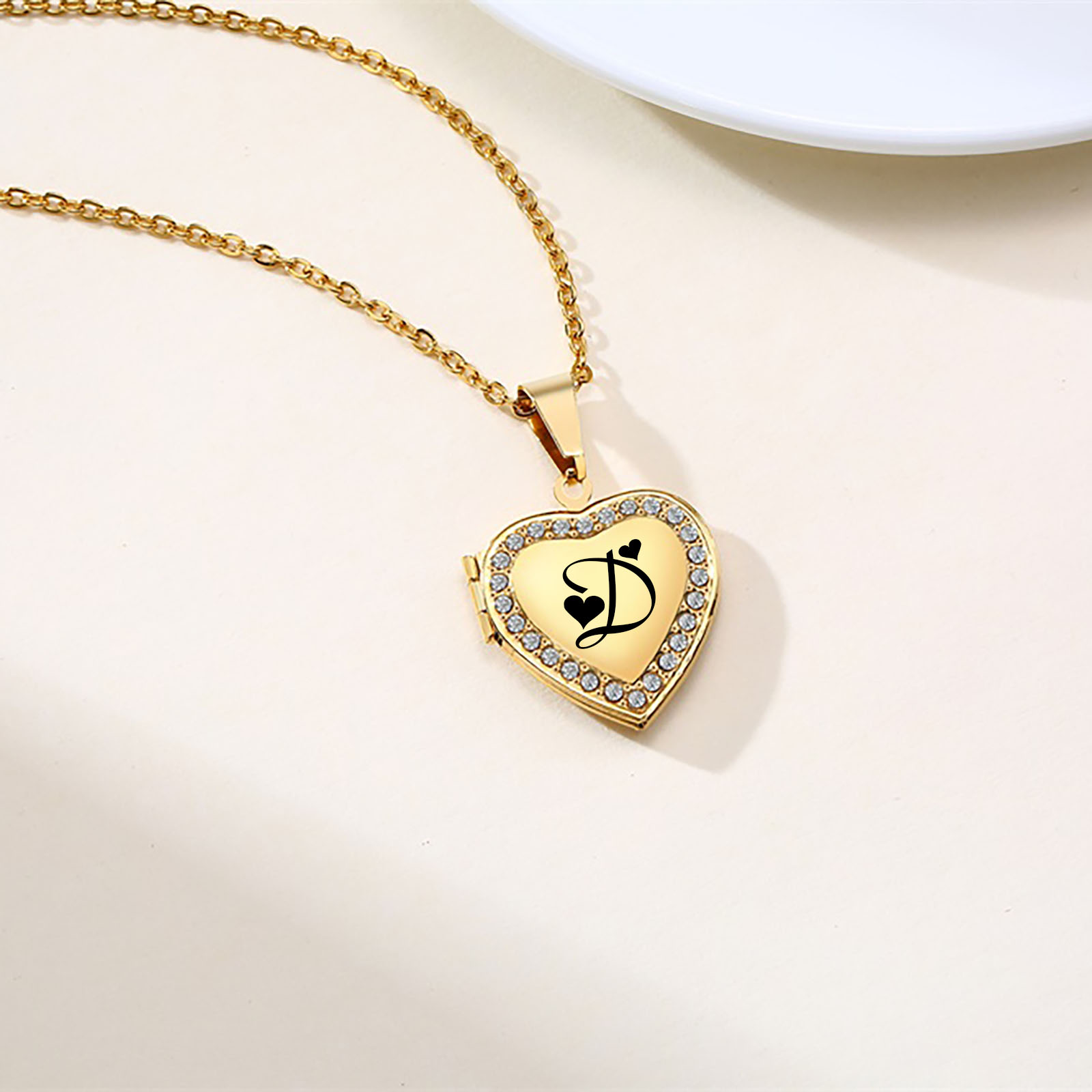 Heart Locket Necklace Photo - Pingente de medalhão de coração com