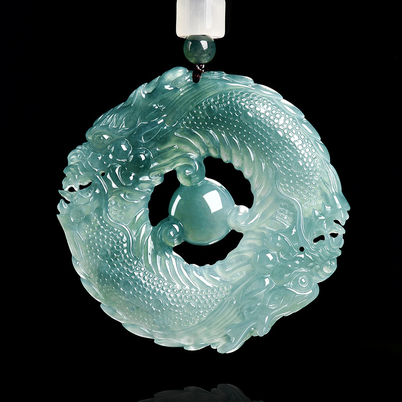 Necklaces - Colar com Pingente de Jade Natural