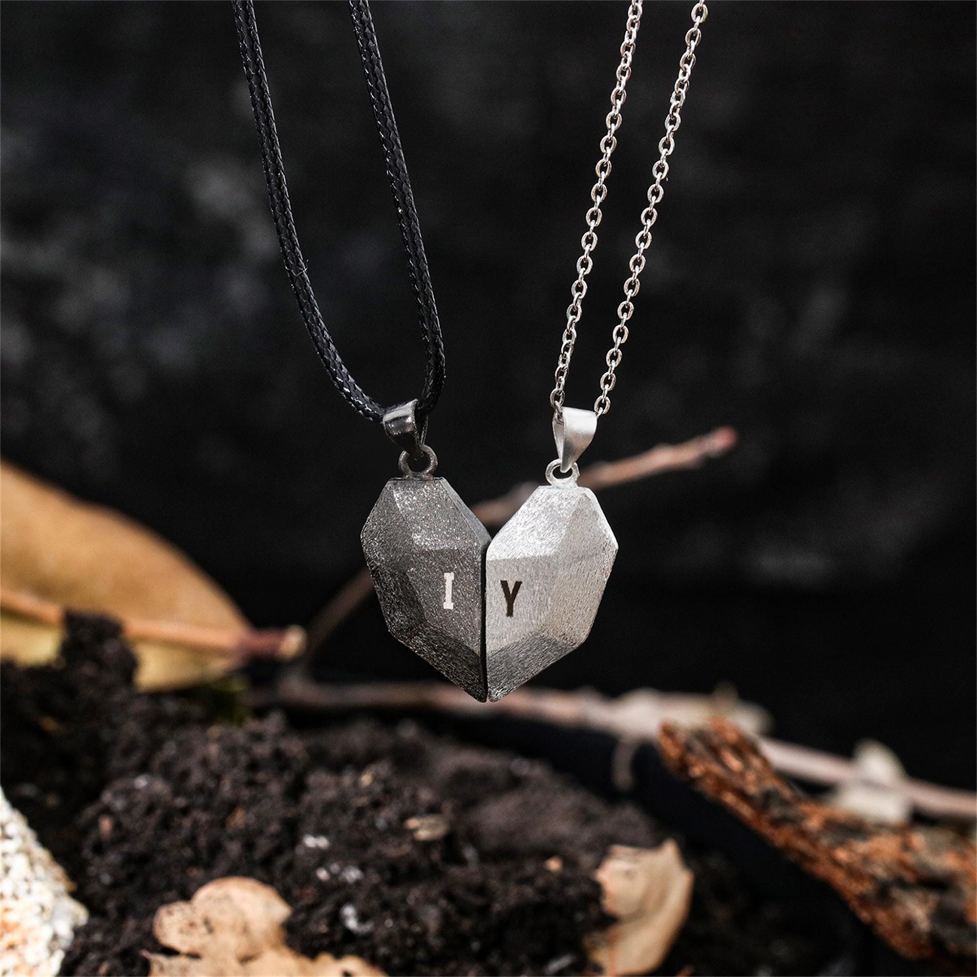 Magnetic Couple Matching Necklaces - Conjunto de colares magnéticos em formato