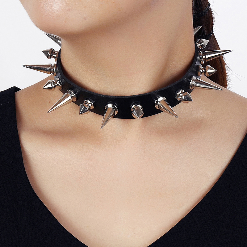 Goth Punk Spike Choker - Gargantilha de couro falso longo para