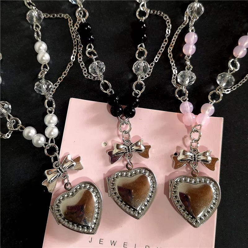 Heart Locket Necklace Photo - Goth y2k coração medalhão pingente de