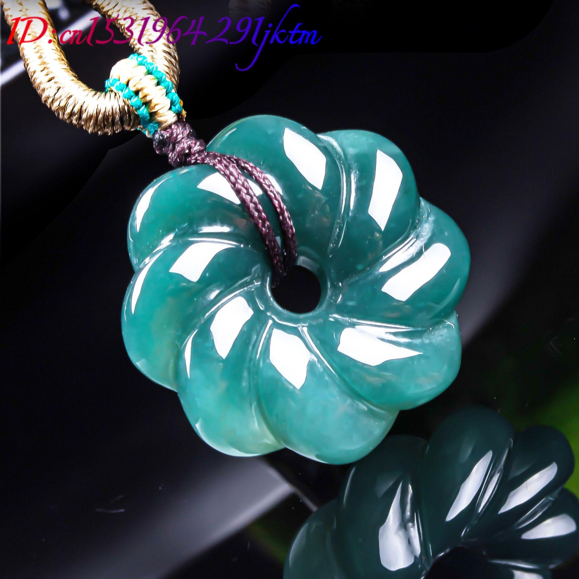 Colar com Pingente de Flor de  - Necklaces avaliação e preço