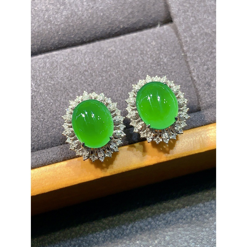 Brincos de jadeíte verde tipo  - Earrings avaliação e preço