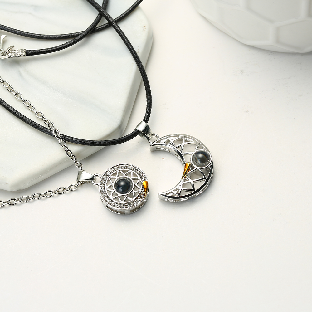 Sol e Lua Colar Combinando par - Magnetic Couple Matching Necklaces avaliação e preço