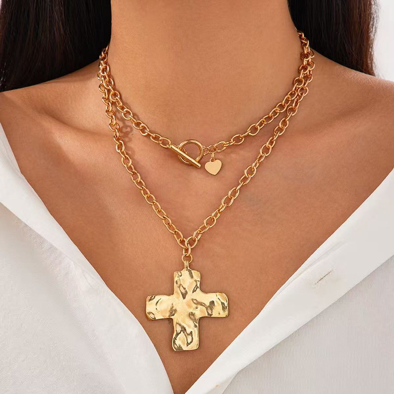 Colar de Cruz Dourado em Camad - Cross Pendant Necklace Gold avaliação e preço