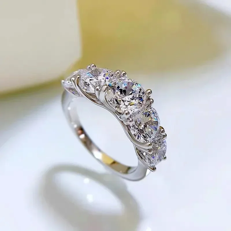 Aliança de casamento luxuosa e - Moissanite Engagement Ring 1 Carat avaliação e preço
