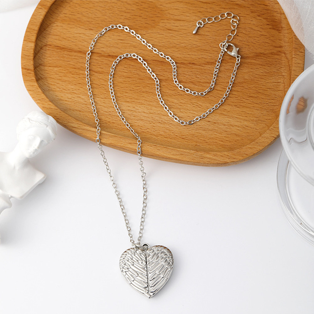 Colar com Pingente de Coração  - Heart Locket Necklace Photo avaliação e preço