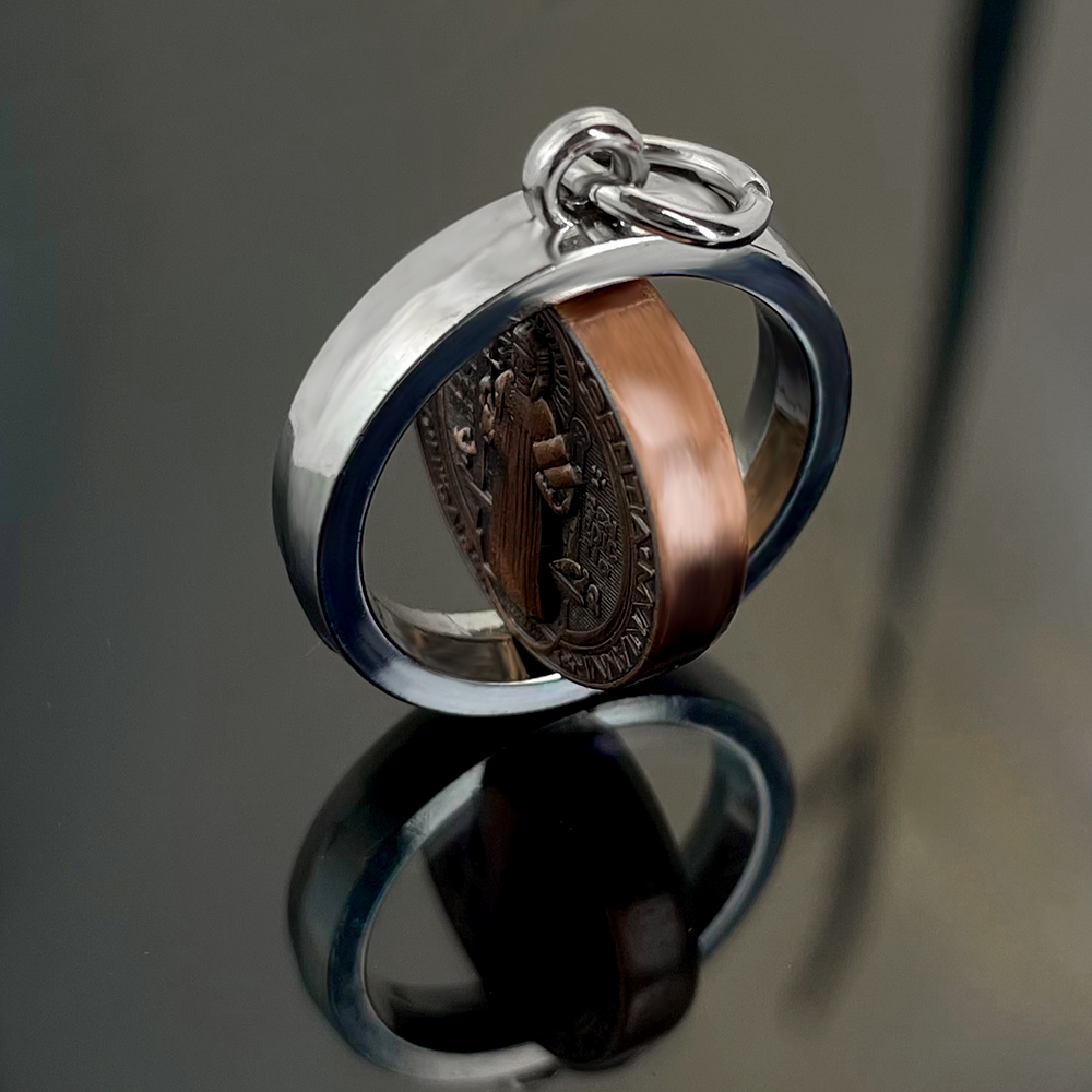 Novo Colar Medalha de São Bent - Necklaces avaliação e preço