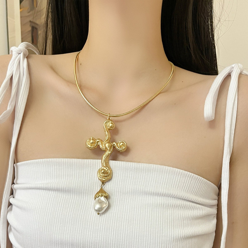 Colar com pingente de cruz de  - Pearl Choker Necklace Vintage avaliação e preço