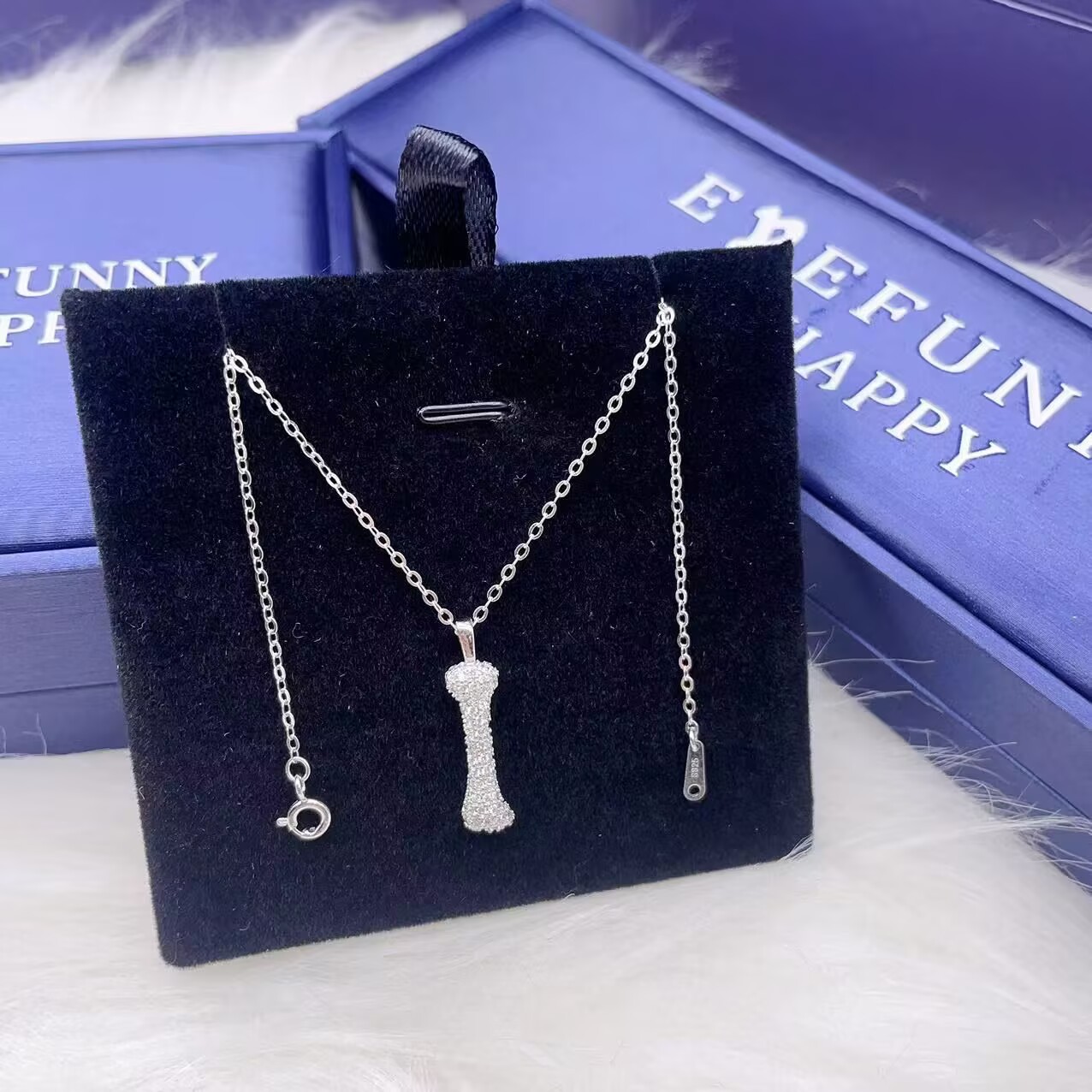Versão atualizada! O colar com - Anime Pendant Necklace avaliação e preço